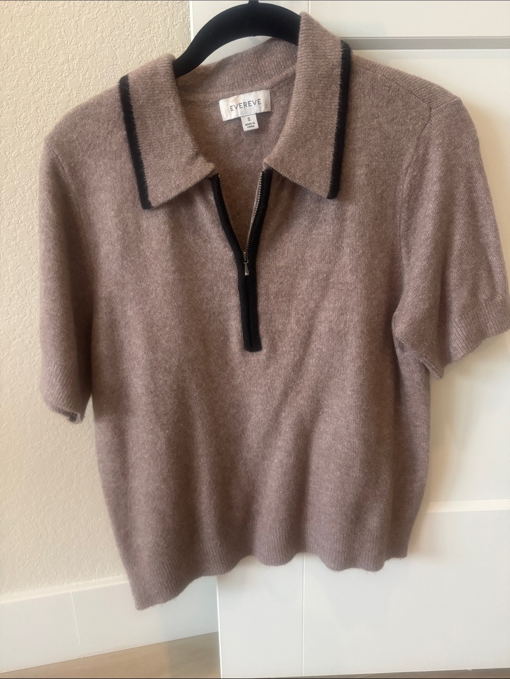 Evereve Women’s Short-Sleeve Zip Polo Sweater in Taupe with Black Trim - Picture 1 of 2